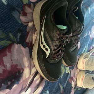 Saucony Women's Black and Mint Athletic Shoes